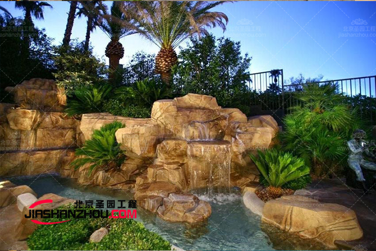 水泥假山.jpg 水泥假山.jpg