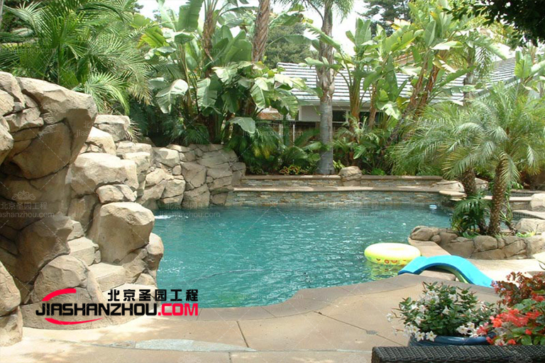 仿真假山.jpg 仿真假山.jpg