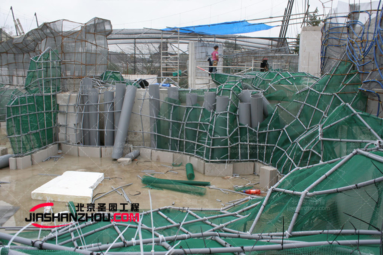 水泥假山.jpg 水泥假山.jpg